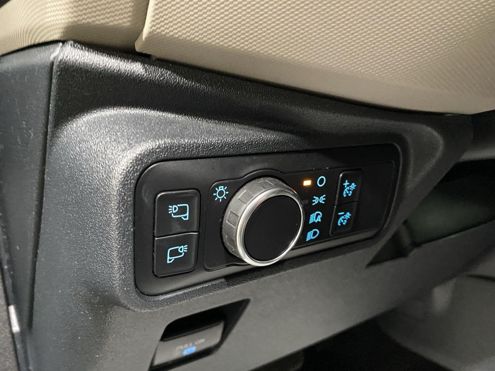 Used 2022 Eruption Green Ford Wildtrak Advanced image 21