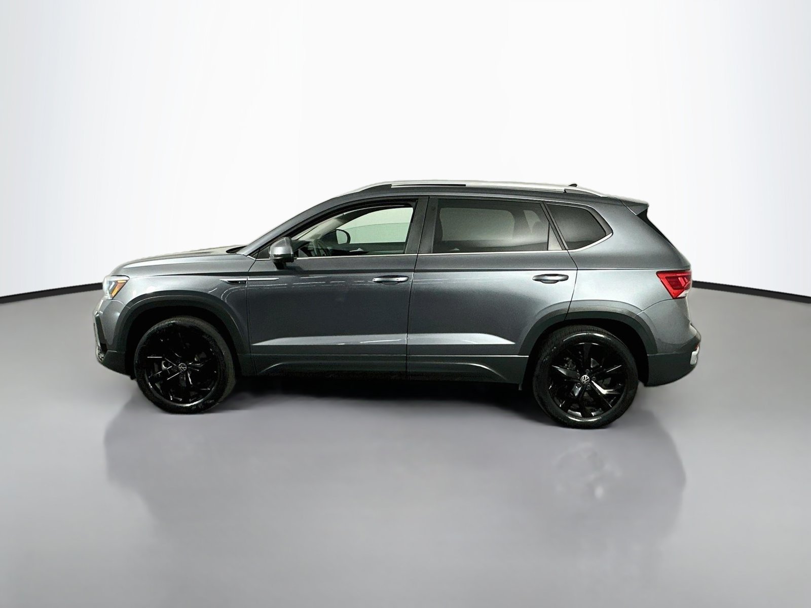 Used 2022 Platinum Gray Metallic Volkswagen 1.5T SE image 5