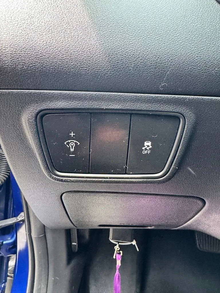 Used 2022 Blue Hyundai SEL image 18