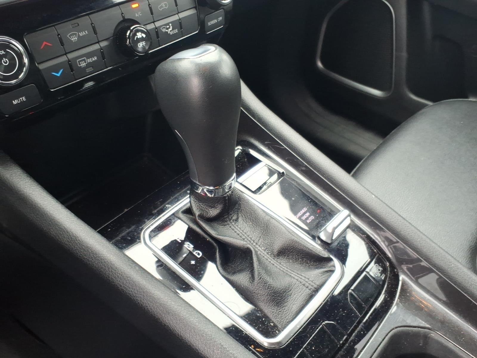 Used 2024 Sting-Gray Clearcoat Jeep Latitude image 6
