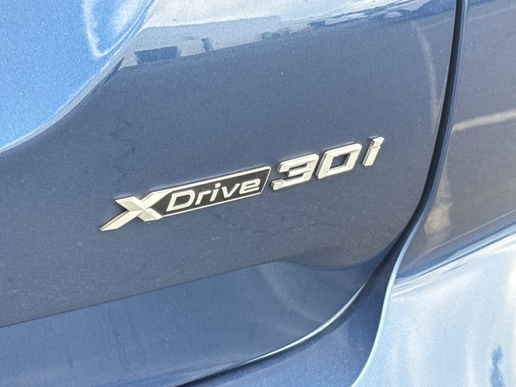 Used 2024 Phytonic Blue Metallic BMW xDrive30i image 8