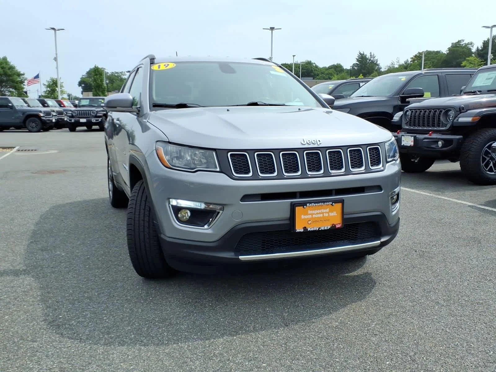 Certified Used 2019 Billet Silver Metallic Clearcoat Jeep Limited image 4