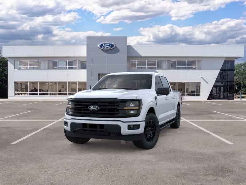 New 2026 Oxford White Ford XLT image 2