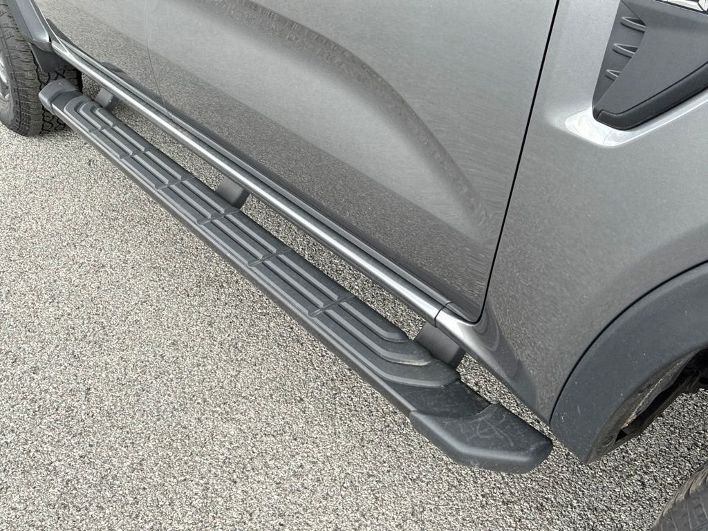 Used 2025 Carbonized Gray Metallic Ford XLT image 37