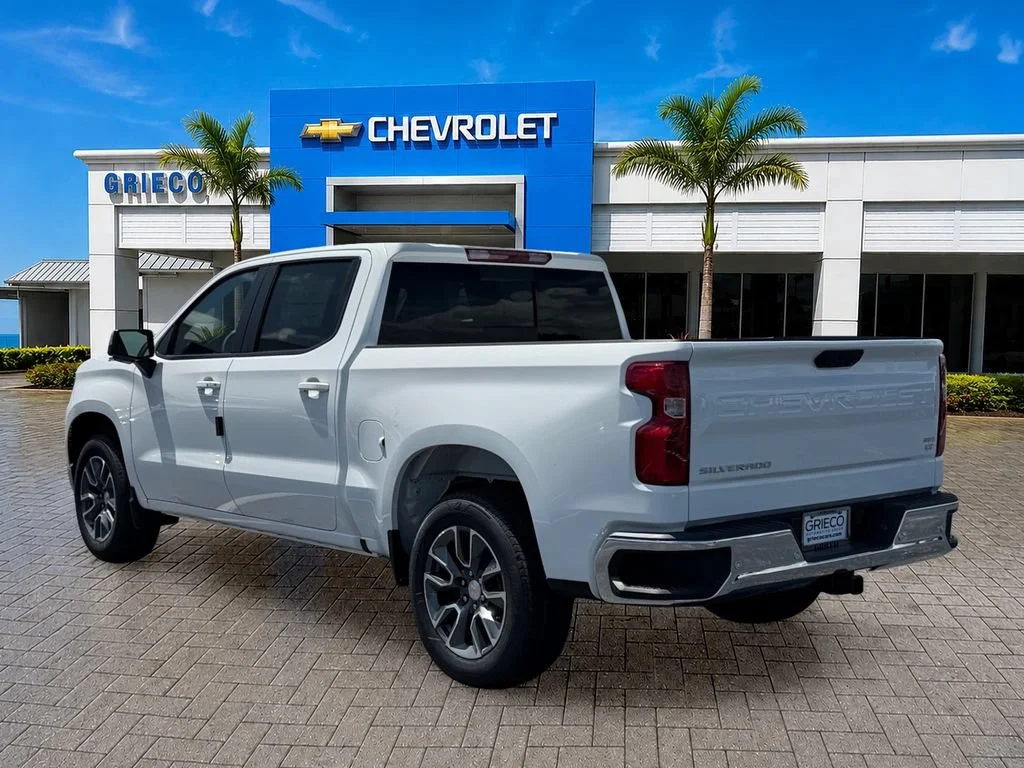 New 2026 Summit White Chevrolet LT image 5