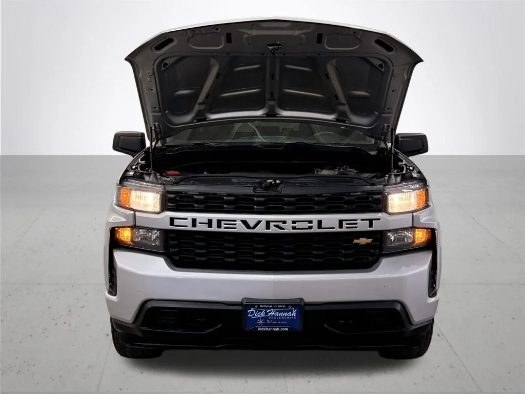 Used 2019 Silver Chevrolet Custom image 5