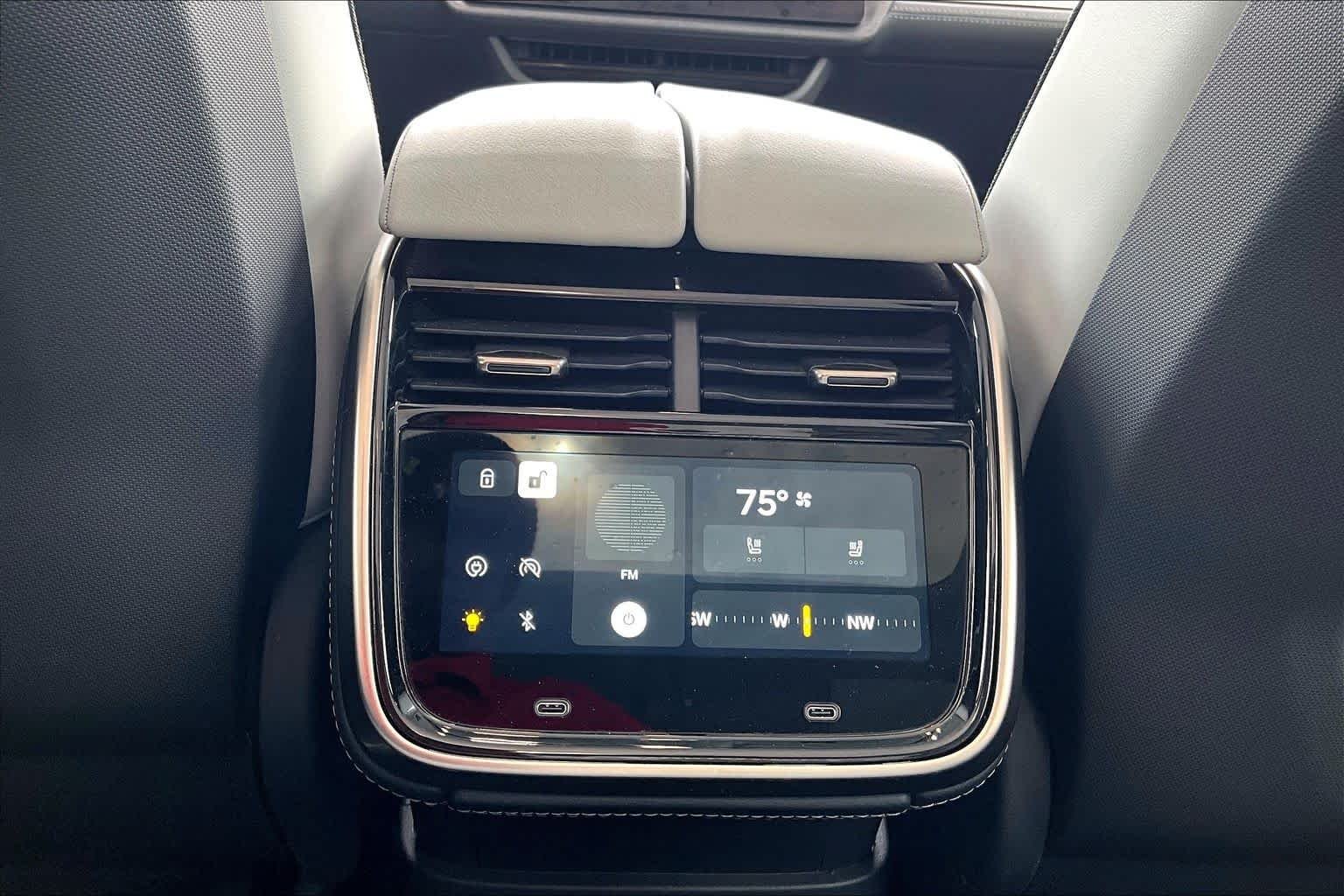 Used 2023 Glacier White Rivian Launch Edition image 36
