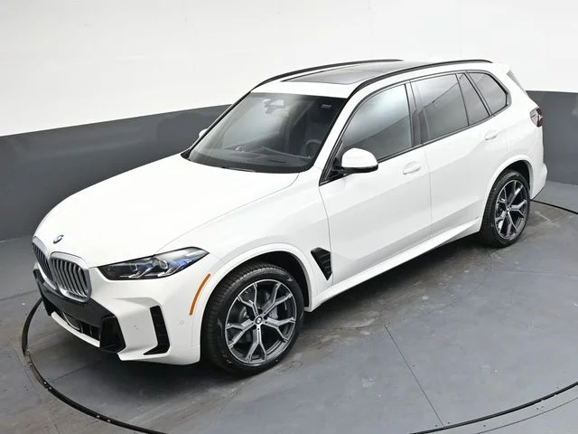 Used 2026 White BMW xDrive40i image 26