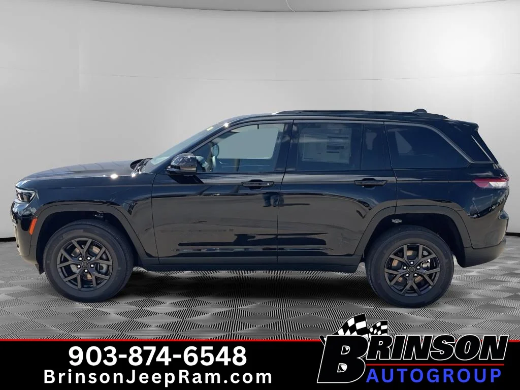 New 2027 High-Gloss Black Paint Jeep Laredo Altitude image 3