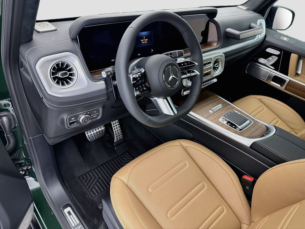New 2027 MANUFAKTUR Deep Green Mercedes-Benz G 580 image 9