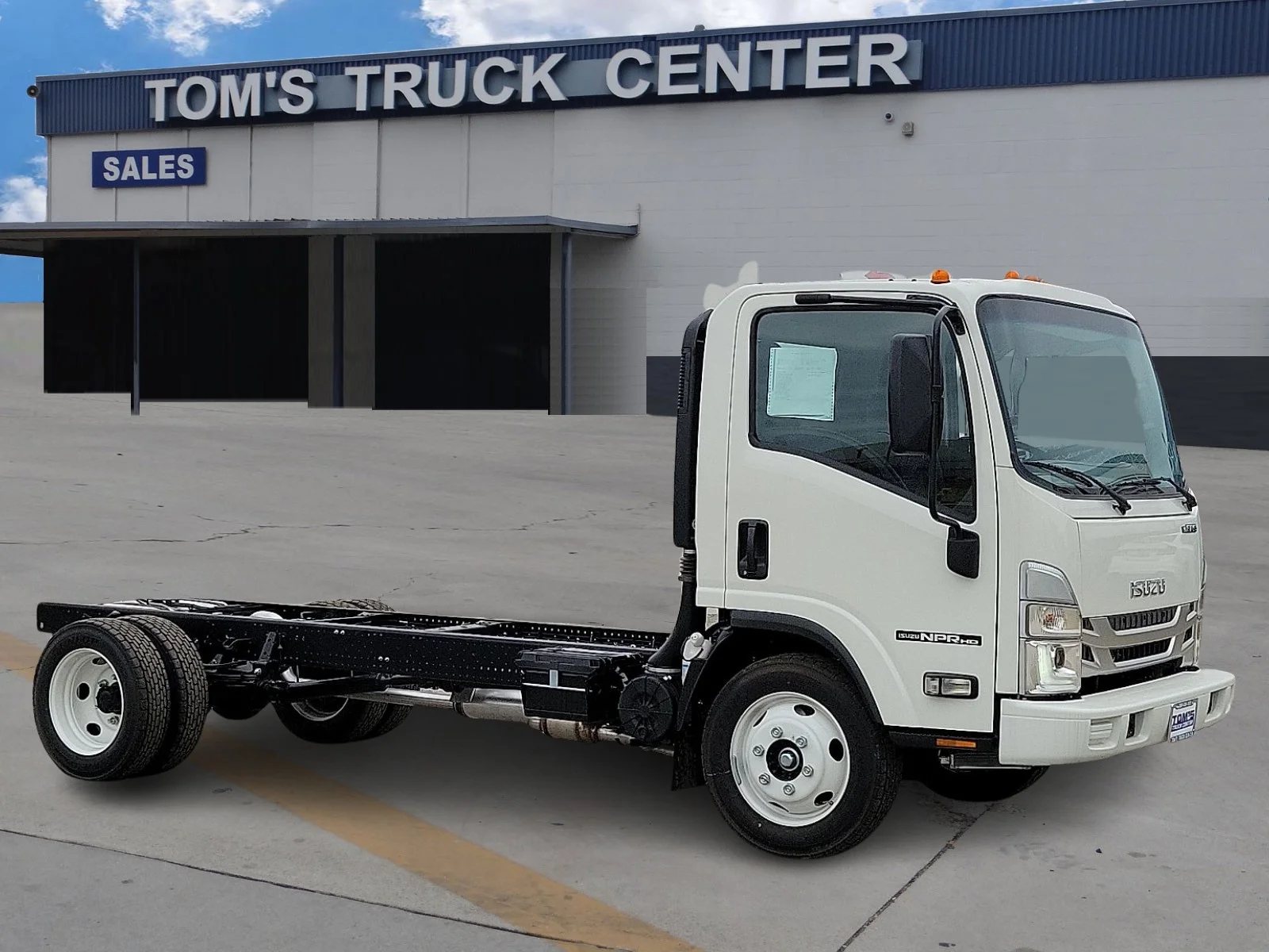 2026 Isuzu NPR-HD's photo