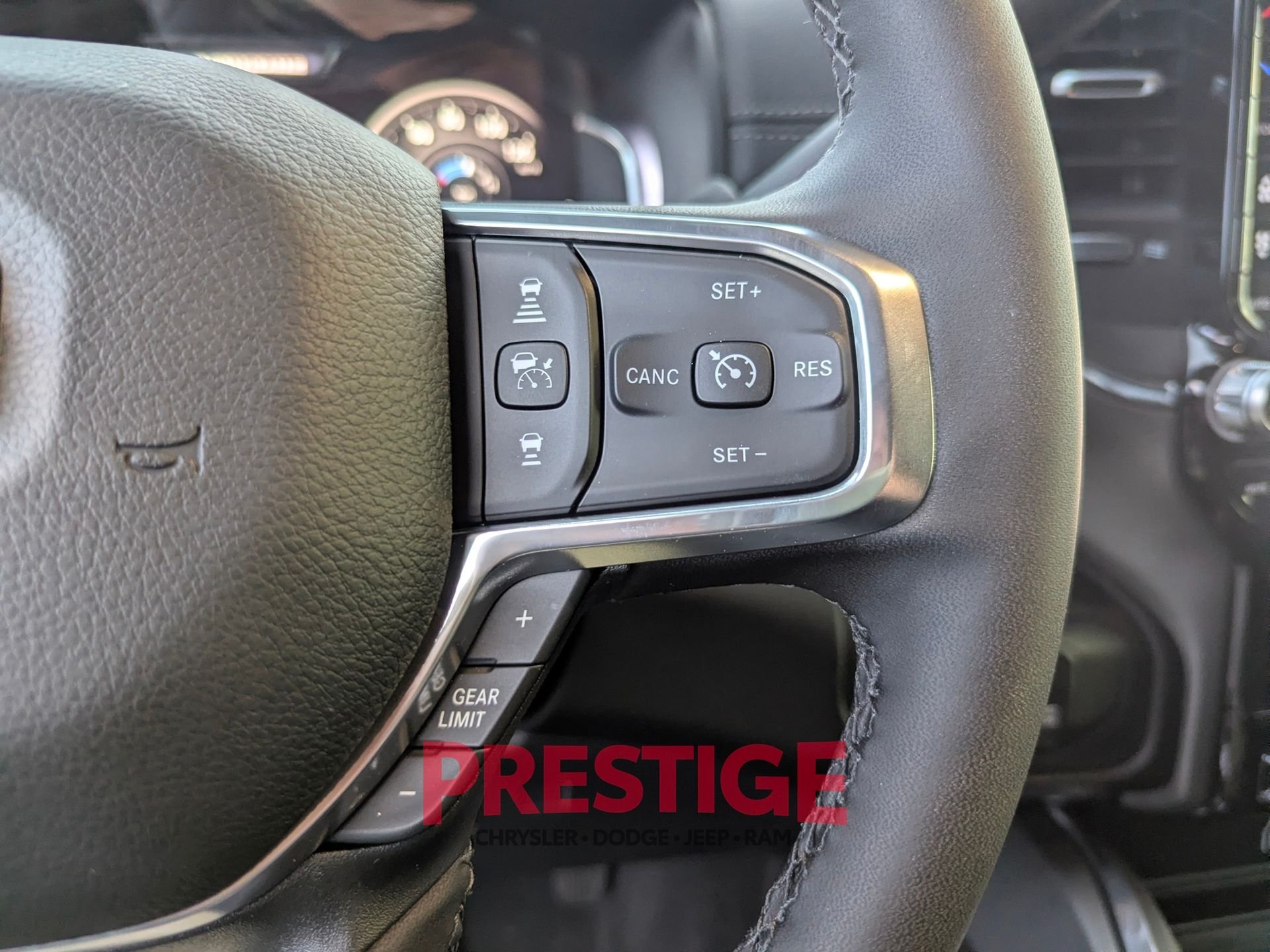 2025 RAM 3500 Laramie - Photo 15