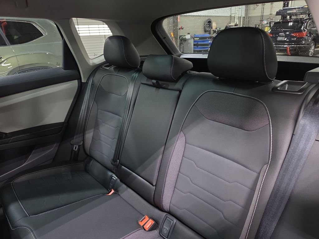 New 2026 Silver Volkswagen 1.5T SE image 11