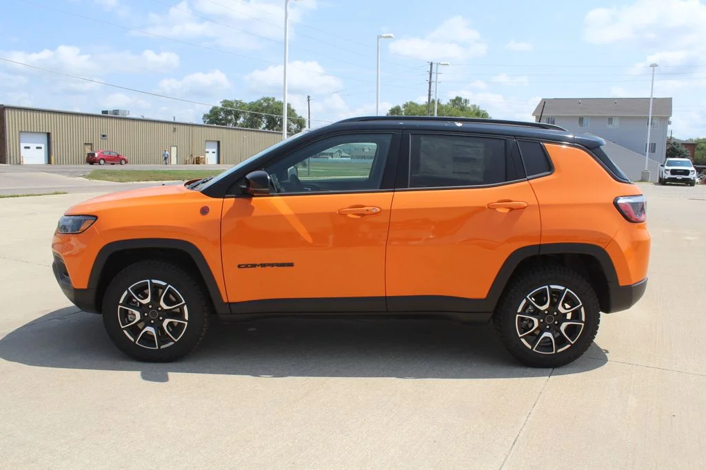 2026 Jeep Compass Trailhawk - Photo 6