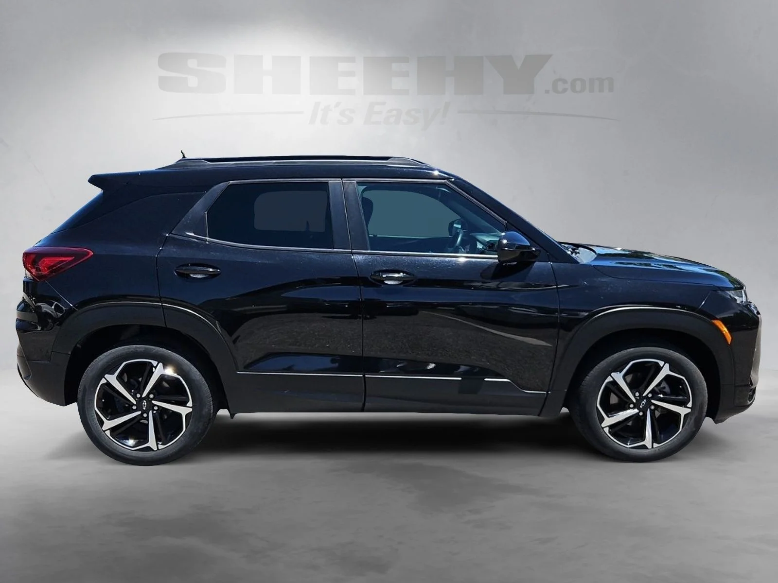 Used 2022 Black Chevrolet RS image 9