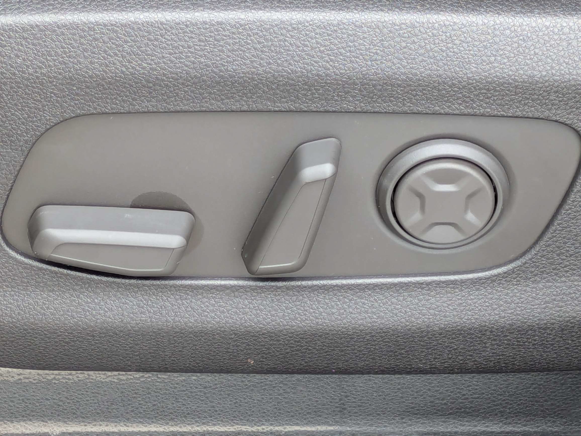 New 2026 Snow White Pearl Kia EX image 26