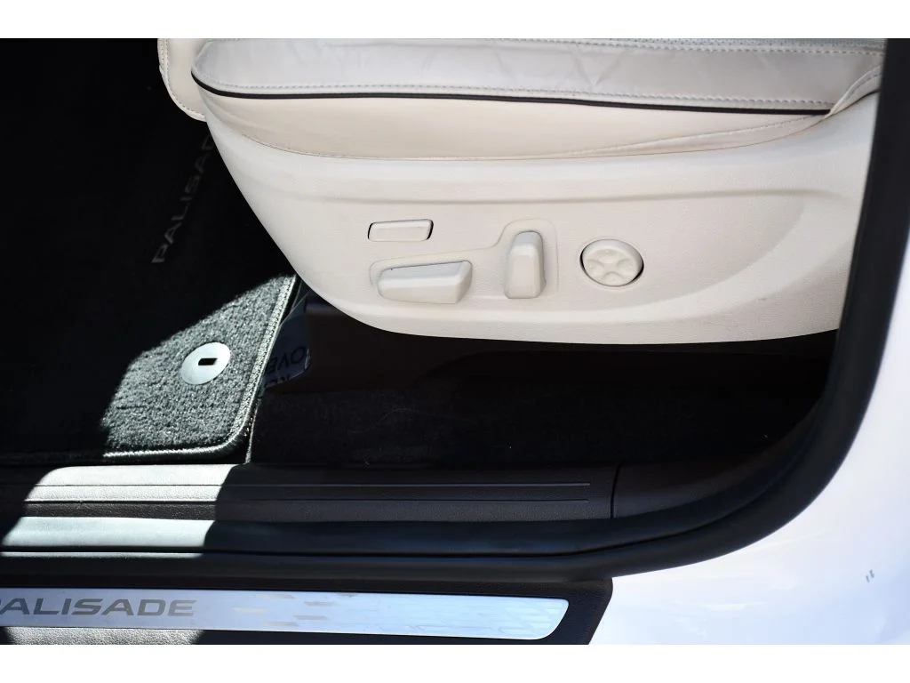 Used 2020 Hyper White Hyundai Limited image 34