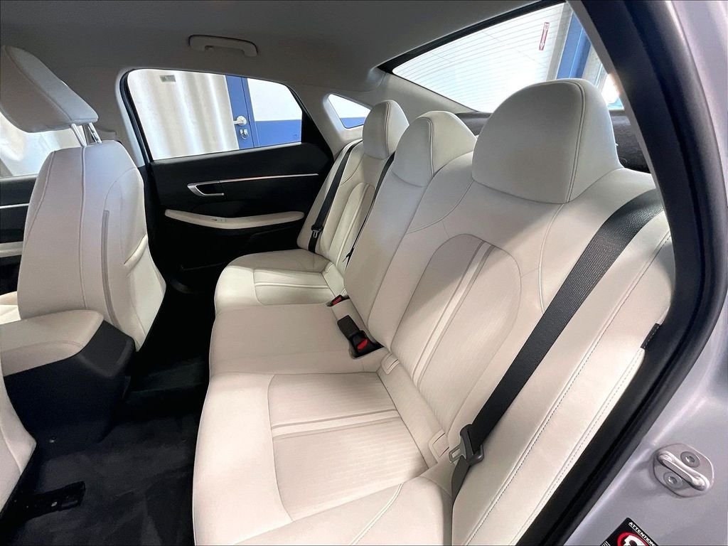 Certified Used 2023 Silver Hyundai SE image 15