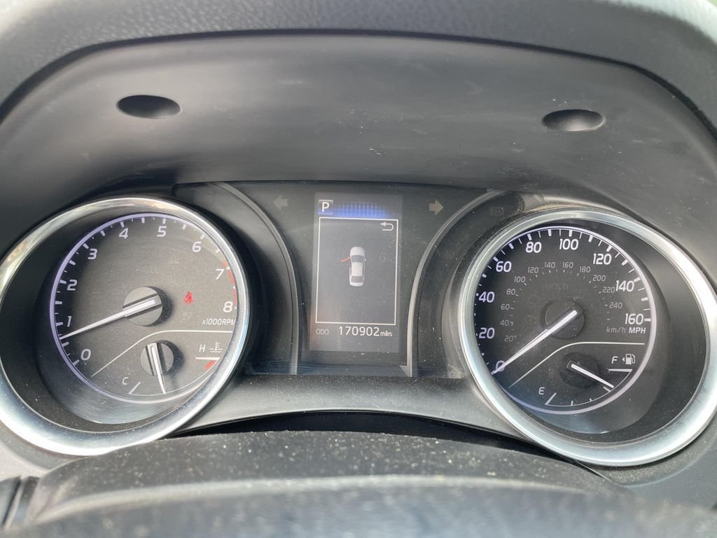 Used 2018 Gray Toyota LE image 21