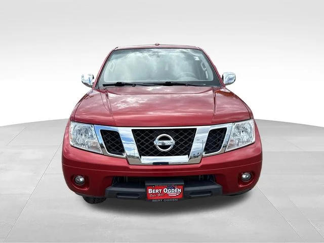 Used 2016 Red Nissan SV image 2
