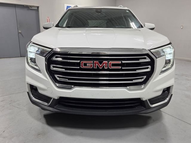 Used 2023 White GMC SLT image 2