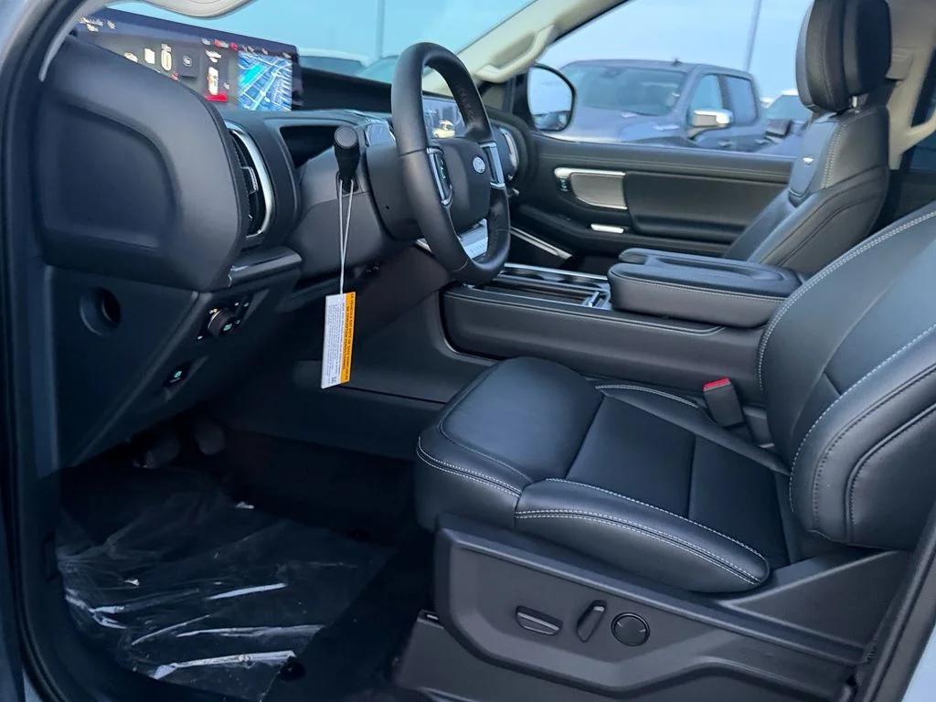 New 2027 Glacier Gray Metallic Tri-Coat Ford Platinum image 11