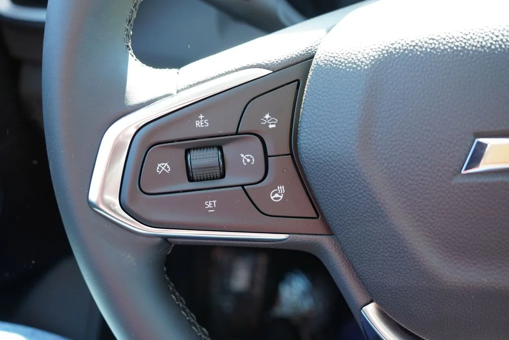 New 2026 Mosaic Black Metallic Chevrolet LT image 15