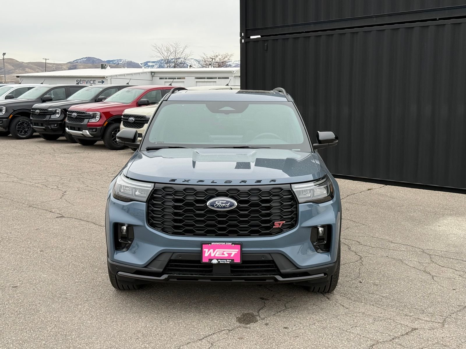 View vehicle photo 2