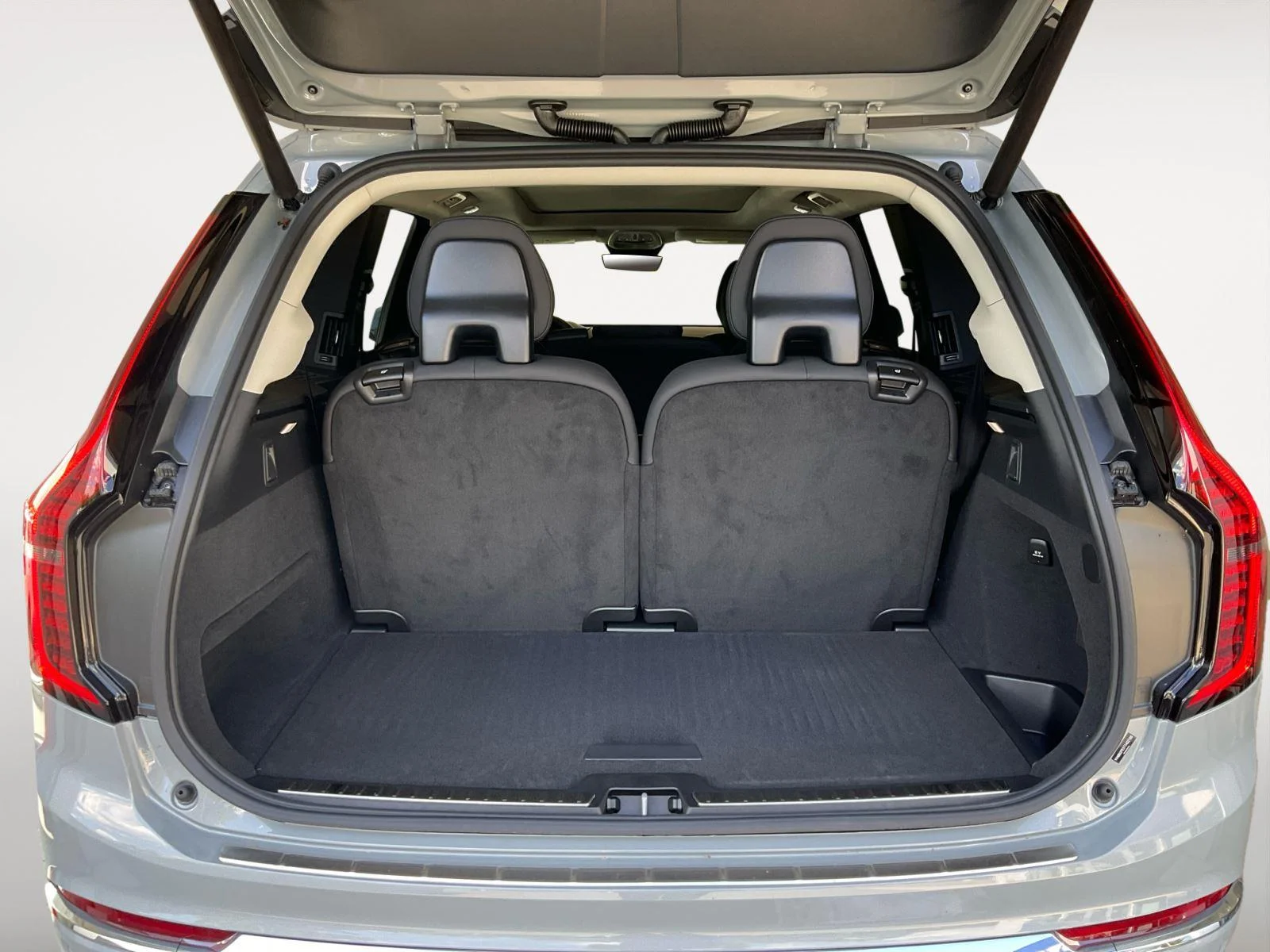 2026 Volvo XC90 Plus - Photo 11