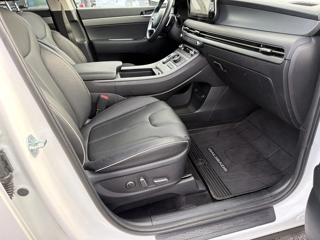 Used 2025 White Hyundai XRT image 13