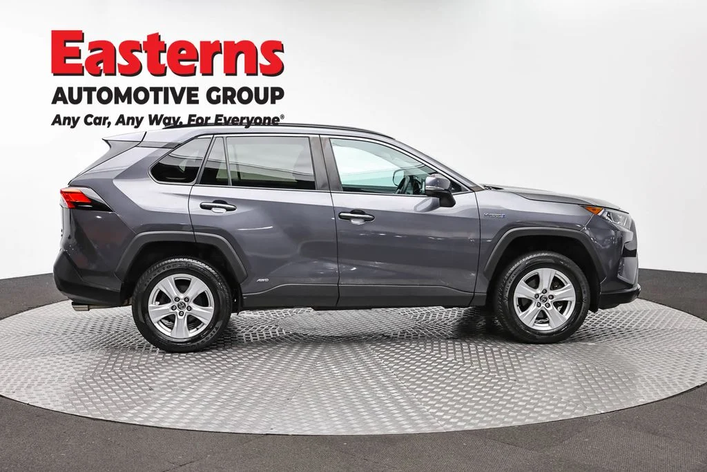 Used 2021 Gray Toyota XLE image 4