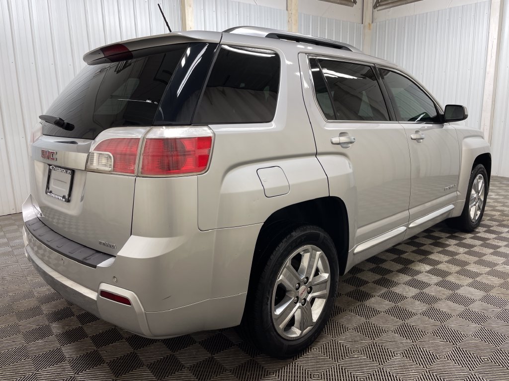 Used 2015 QUICKSILVER METALLIC GMC Denali image 16