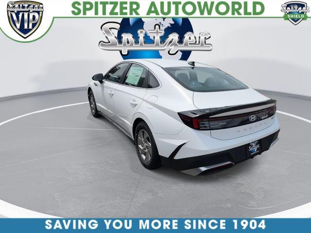 New 2026 White Hyundai SE image 7