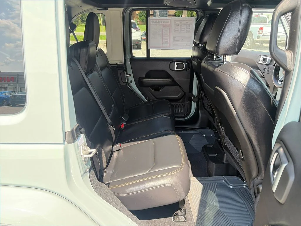 Used 2024 Gray Jeep Sahara image 45