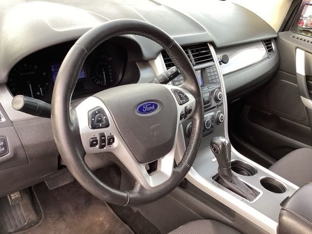 Used 2014  Ford SEL image 25