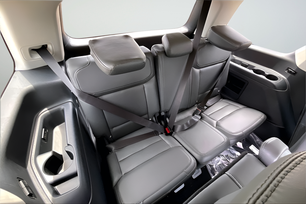 New 2026 Star White Metallic Tri-Coat Ford Active image 19