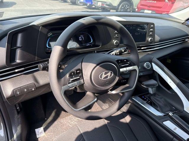 New 2026 Gray Hyundai SE image 2