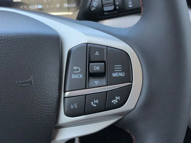 New 2026 Star White Metallic Tri-Coat Ford Active image 25