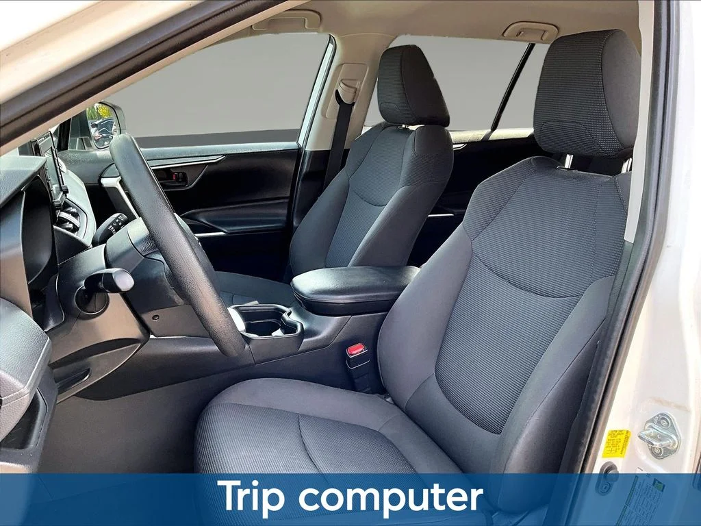 2021 Toyota RAV4 LE - Photo 25