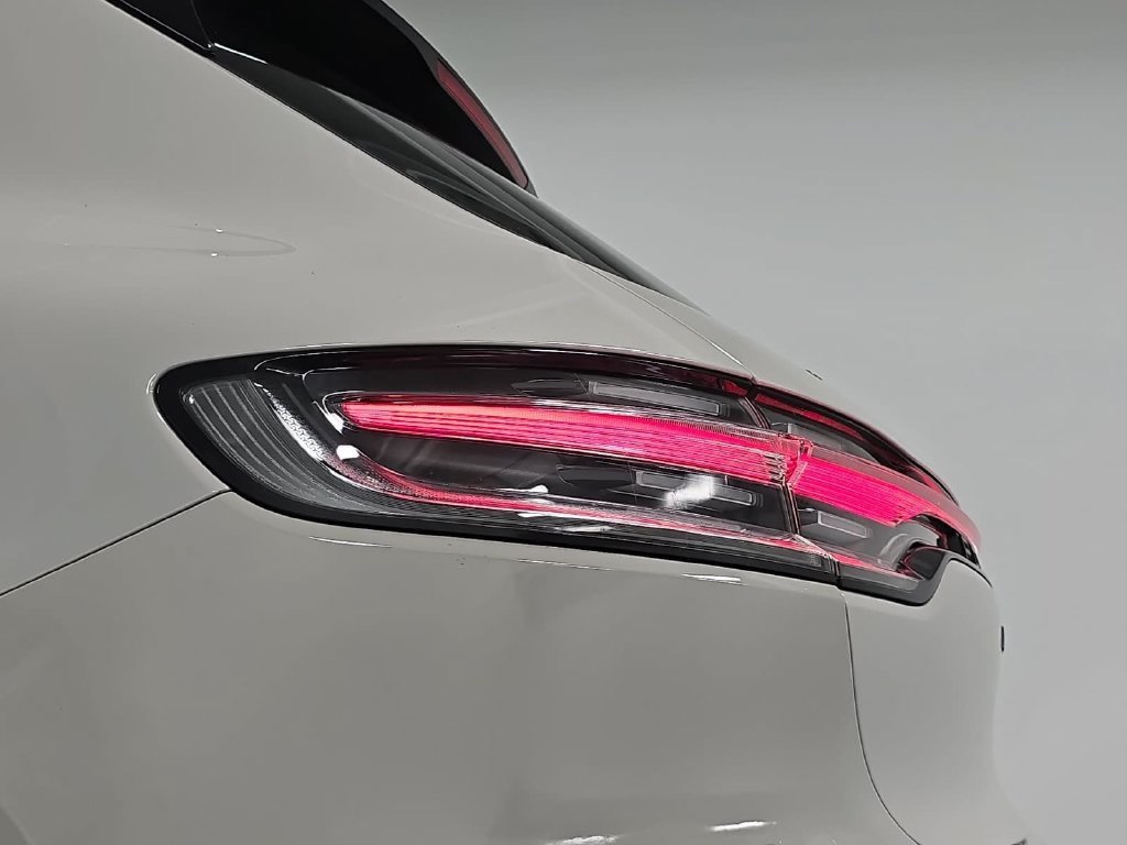 Certified Used 2023  Porsche  image 29