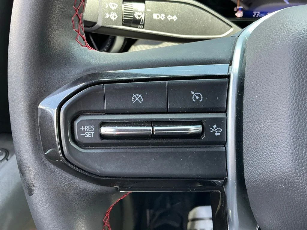 Used 2023 White Chevrolet Z71 image 34
