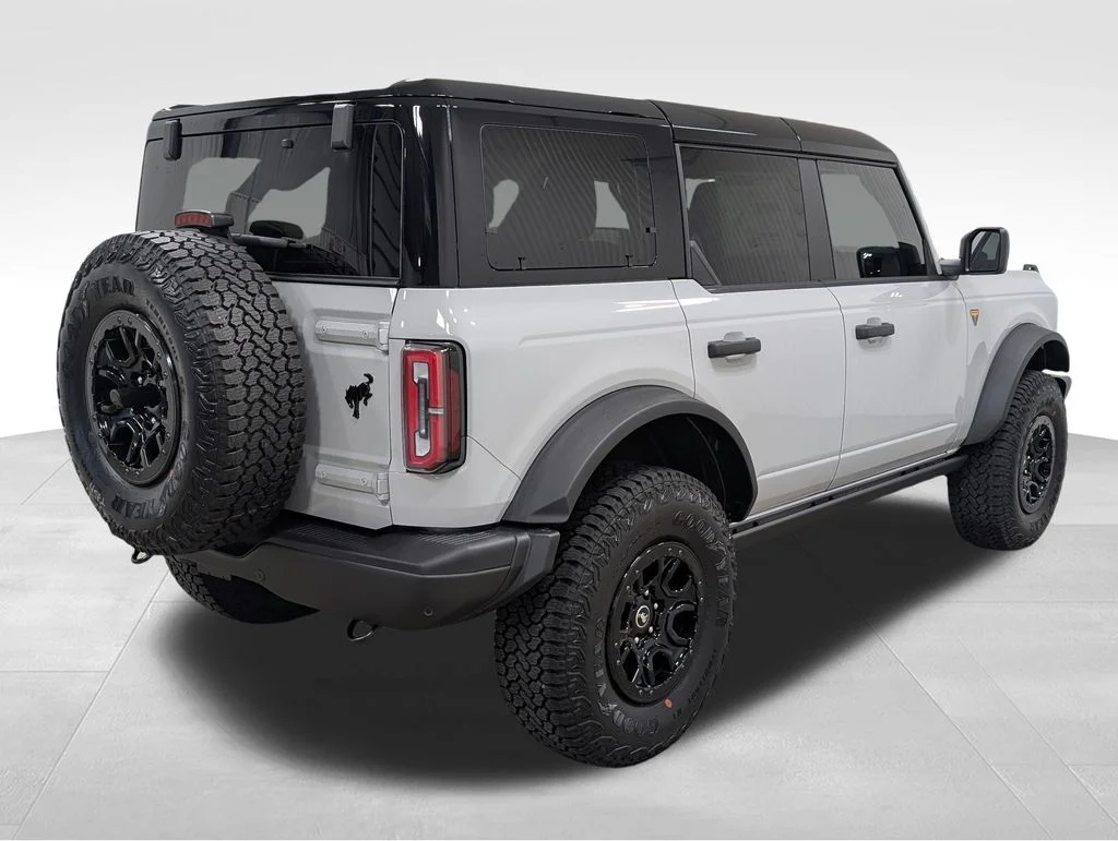 New 2026 Avalanche Gray Ford Badlands® image 21