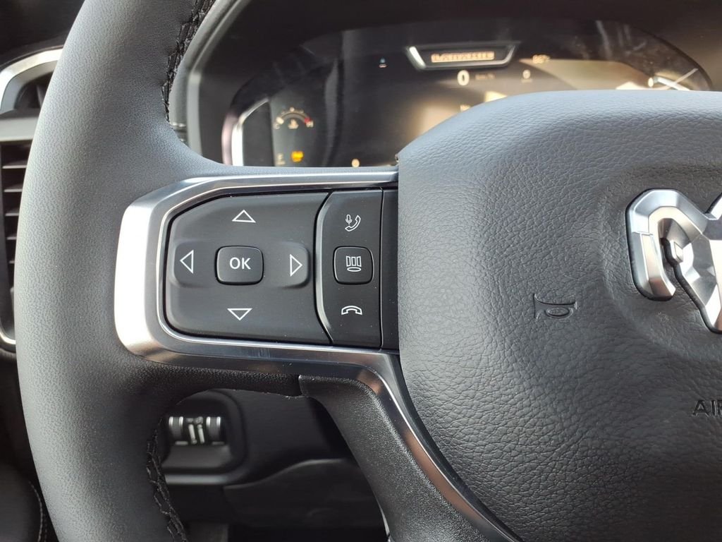 New 2026 Diamond Black Crystal Pearl-Coat Exterior Paint RAM Laramie image 17
