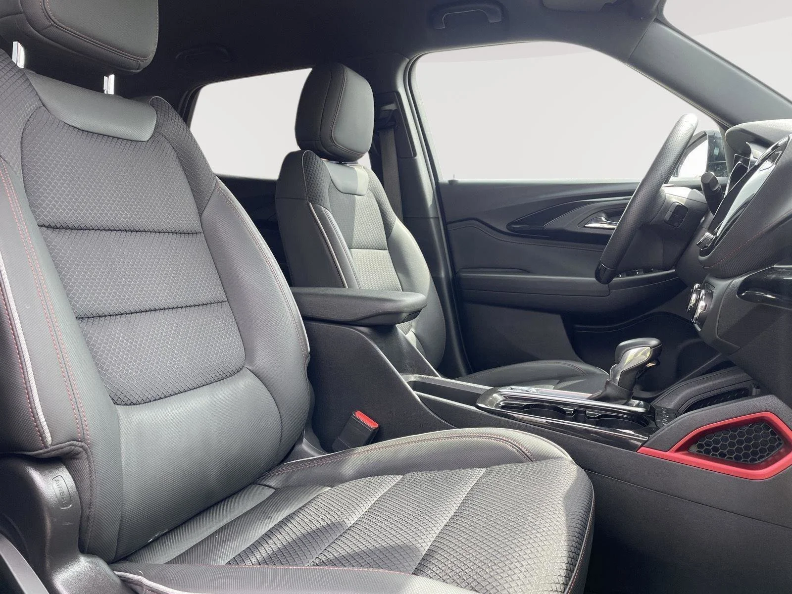 Used 2022 Crimson Metallic Chevrolet RS image 4