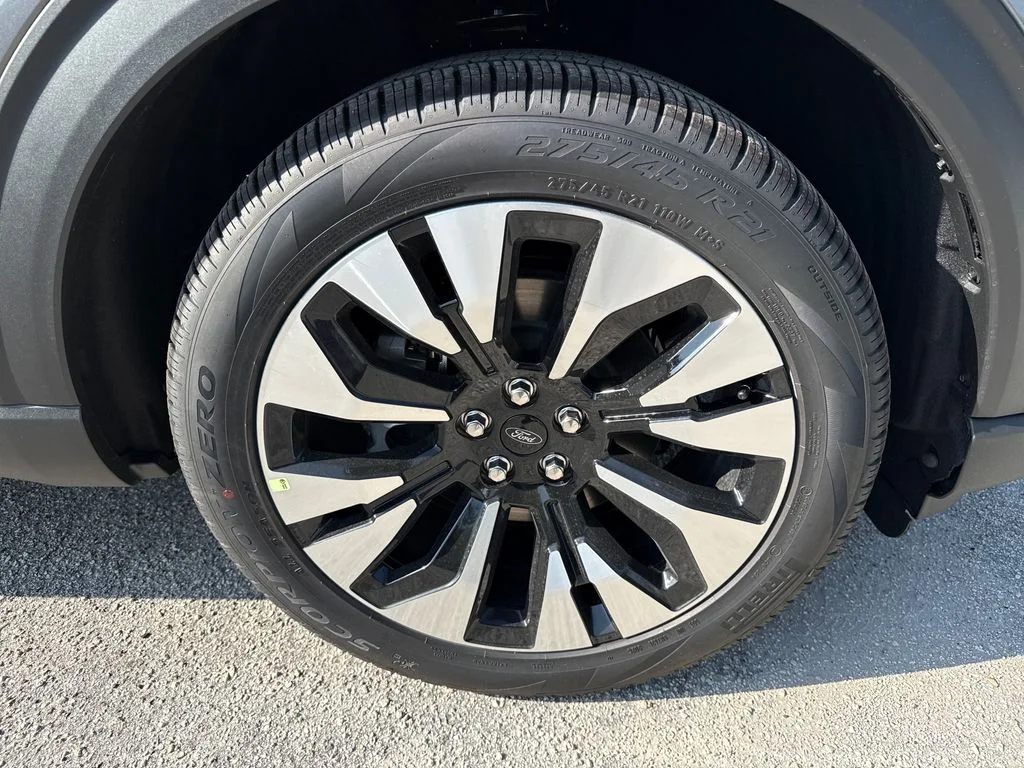 New 2026 Gray Ford Platinum image 11