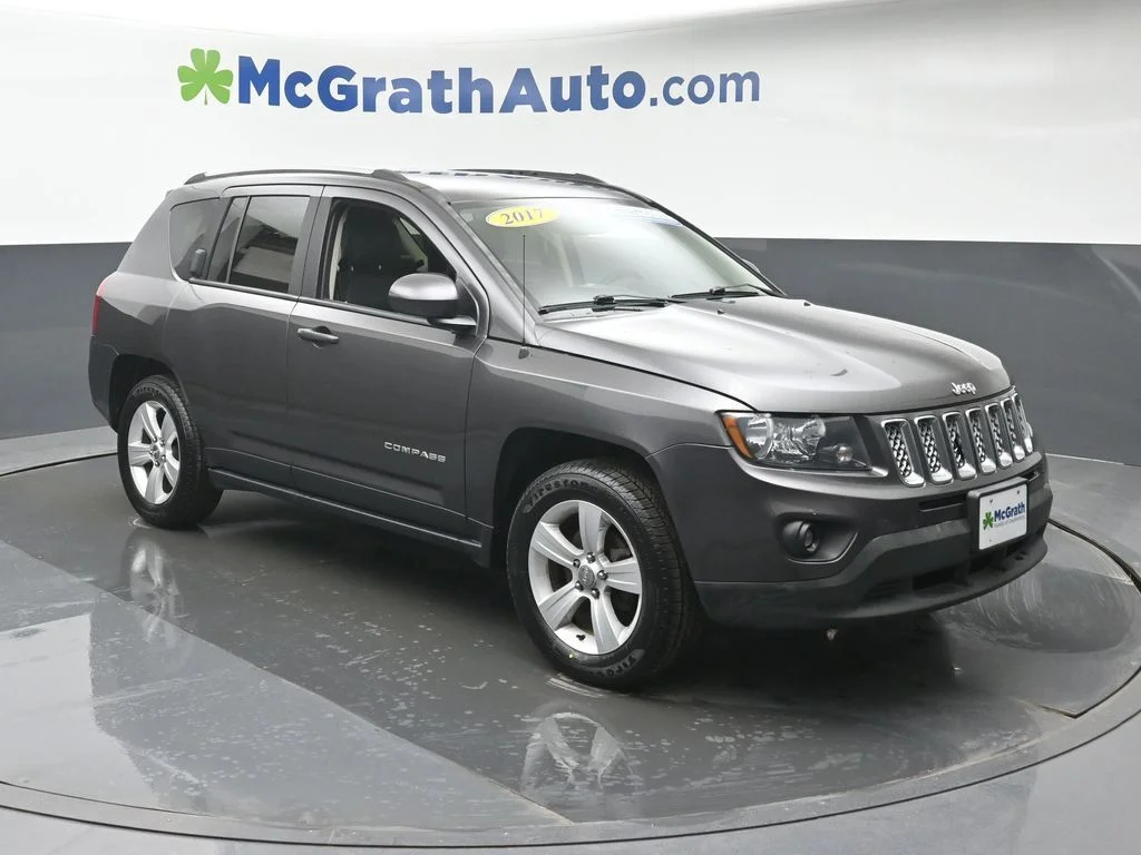 Used 2017 Jeep Compass Latitude with VIN 1C4NJDEB0HD104156 for sale in Cedar Rapids, IA