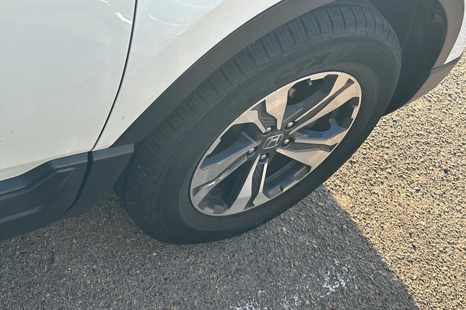 Used 2017 White Honda LX image 3