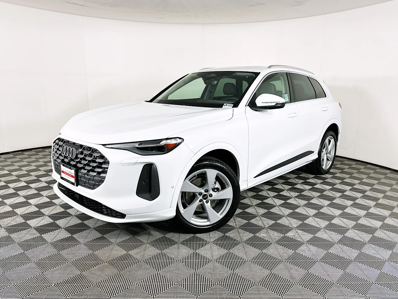 2025 Audi Q5 40 Premium Plus's photo
