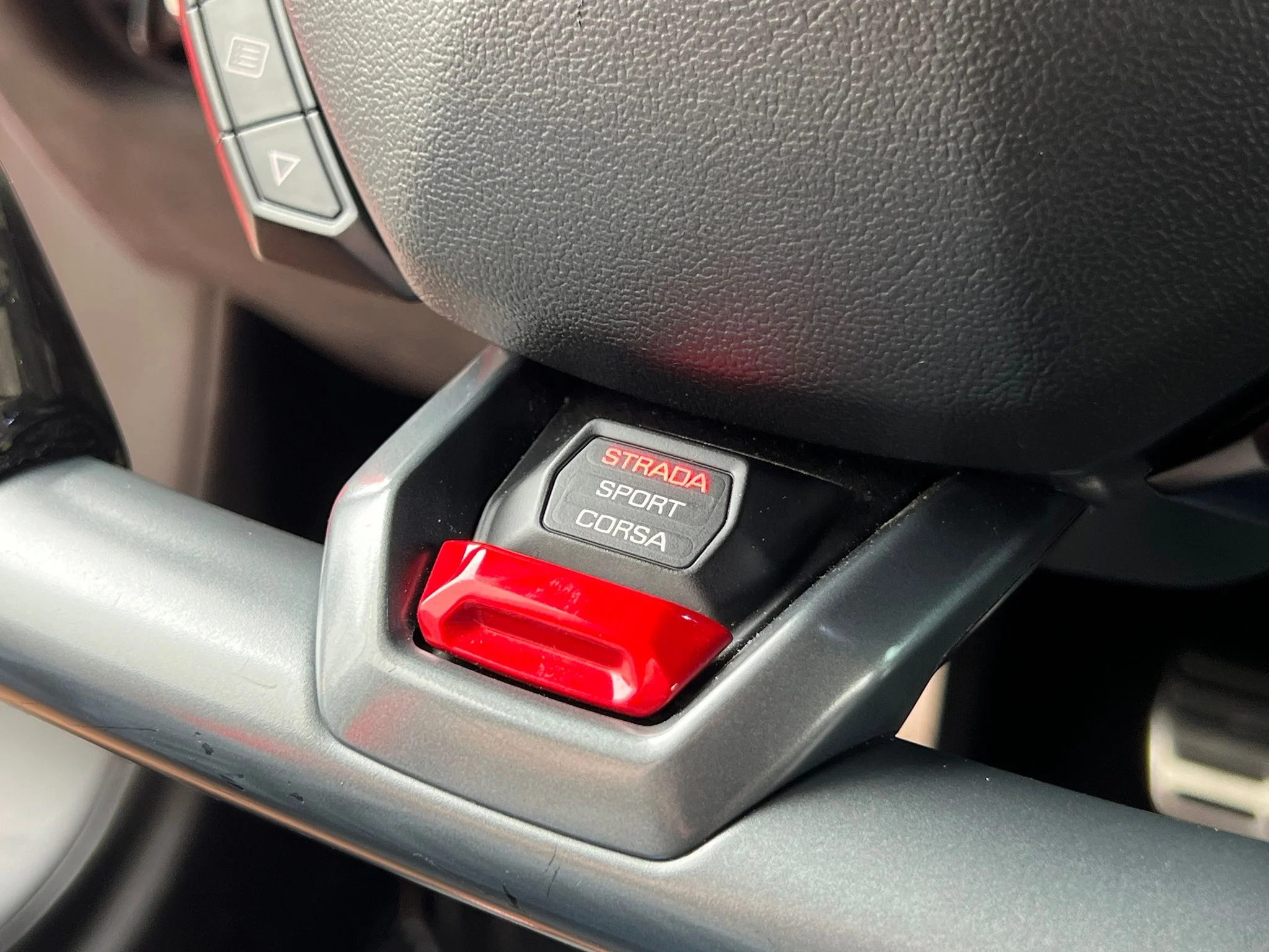 Used 2016 Red Lamborghini LP580-2 image 19