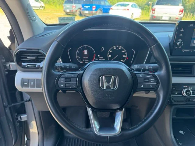 Certified Used 2025 Silver Honda Touring image 18